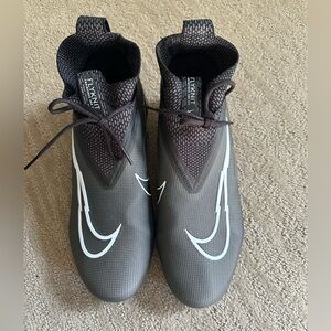 Nike Men’s Alpha Menace Elite 3 Flyknit Football Cleats, 10.5 black/iron grey